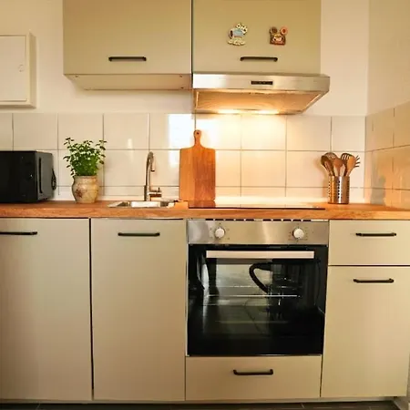 Lejlighed Gemuetliches 3-raum Mit Boxspringbetten, Vollausgestattet Kueche, Balkon, Wlan, 40 Zoll Hd-tv, Parkplaetze *