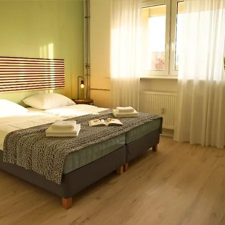 Gemuetliches 3-raum Mit Boxspringbetten, Vollausgestattet Kueche, Balkon, Wlan, 40 Zoll Hd-tv *