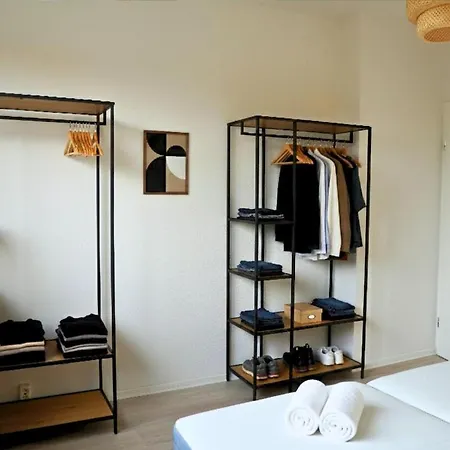 Gemuetliches 3-raum Mit Boxspringbetten, Vollausgestattet Kueche, Balkon, Wlan, 40 Zoll Hd-tv, Parkplaetze Apartment