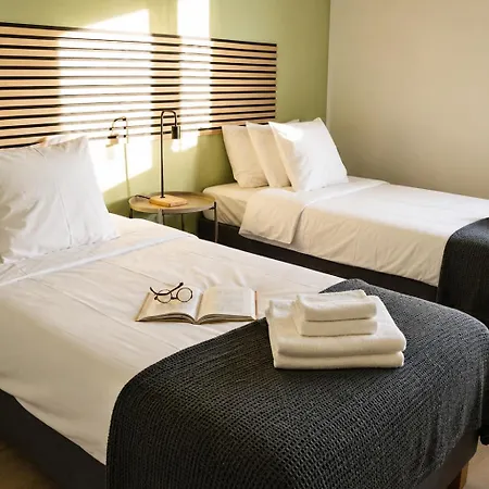 3-raum Für Geschäftsreisen Mit Einzelbetten, Küche, Wama, Balkon, Wlan, Self Check-in * Halle (Saale)