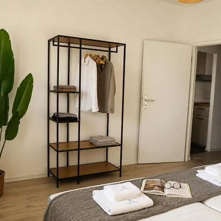 Gemuetliches 3-raum Mit Boxspringbetten, Vollausgestattet Kueche, Balkon, Wlan, 40 Zoll Hd-tv Halle (Saale)