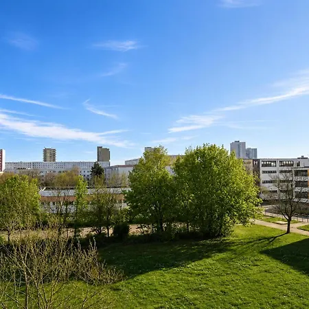 Gemuetliches 3-raum Mit Boxspringbetten, Vollausgestattet Kueche, Balkon, Wlan, 40 Zoll Hd-tv Apartment