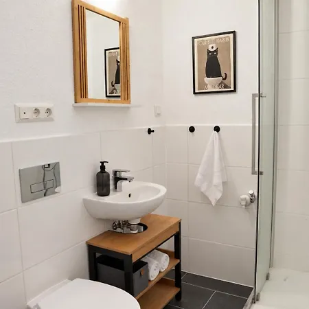 3-raum Für Geschäftsreisen Mit Einzelbetten, Küche, Wama, Balkon, Wlan, Self Check-in Apartment Halle (Saale)