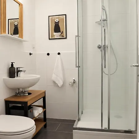 3-raum Für Geschäftsreisen Mit Einzelbetten, Küche, Wama, Balkon, Wlan, Self Check-in * Halle (Saale)
