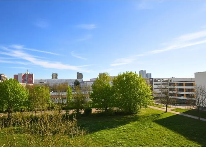 Gemuetliches 3-raum Mit Boxspringbetten, Vollausgestattet Kueche, Balkon, Wlan, 40 Zoll Hd-tv, Parkplaetze *