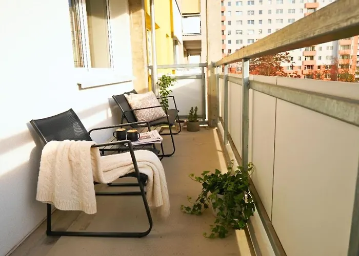 Gemuetliches 3-raum Mit Boxspringbetten, Vollausgestattet Kueche, Balkon, Wlan, 40 Zoll Hd-tv, Parkplaetze Lägenhet *