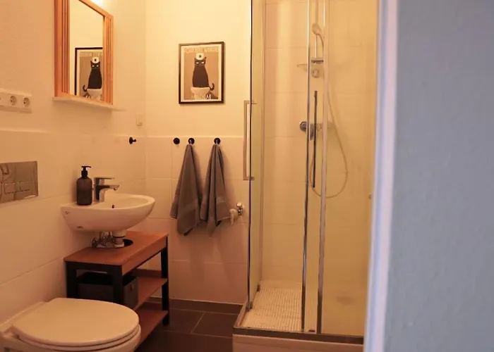 Gemuetliches 3-raum Mit Boxspringbetten, Vollausgestattet Kueche, Balkon, Wlan, 40 Zoll Hd-tv, Parkplaetze * Halle (Saale)