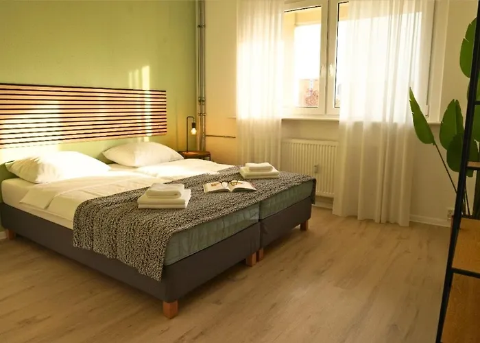 Gemuetliches 3-raum Mit Boxspringbetten, Vollausgestattet Kueche, Balkon, Wlan, 40 Zoll Hd-tv, Parkplaetze *