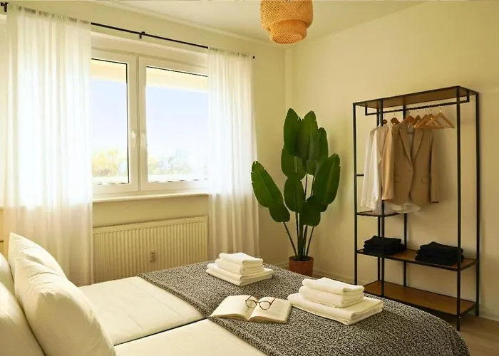 Gemuetliches 3-raum Mit Boxspringbetten, Vollausgestattet Kueche, Balkon, Wlan, 40 Zoll Hd-tv, Parkplaetze * Halle (Saale)